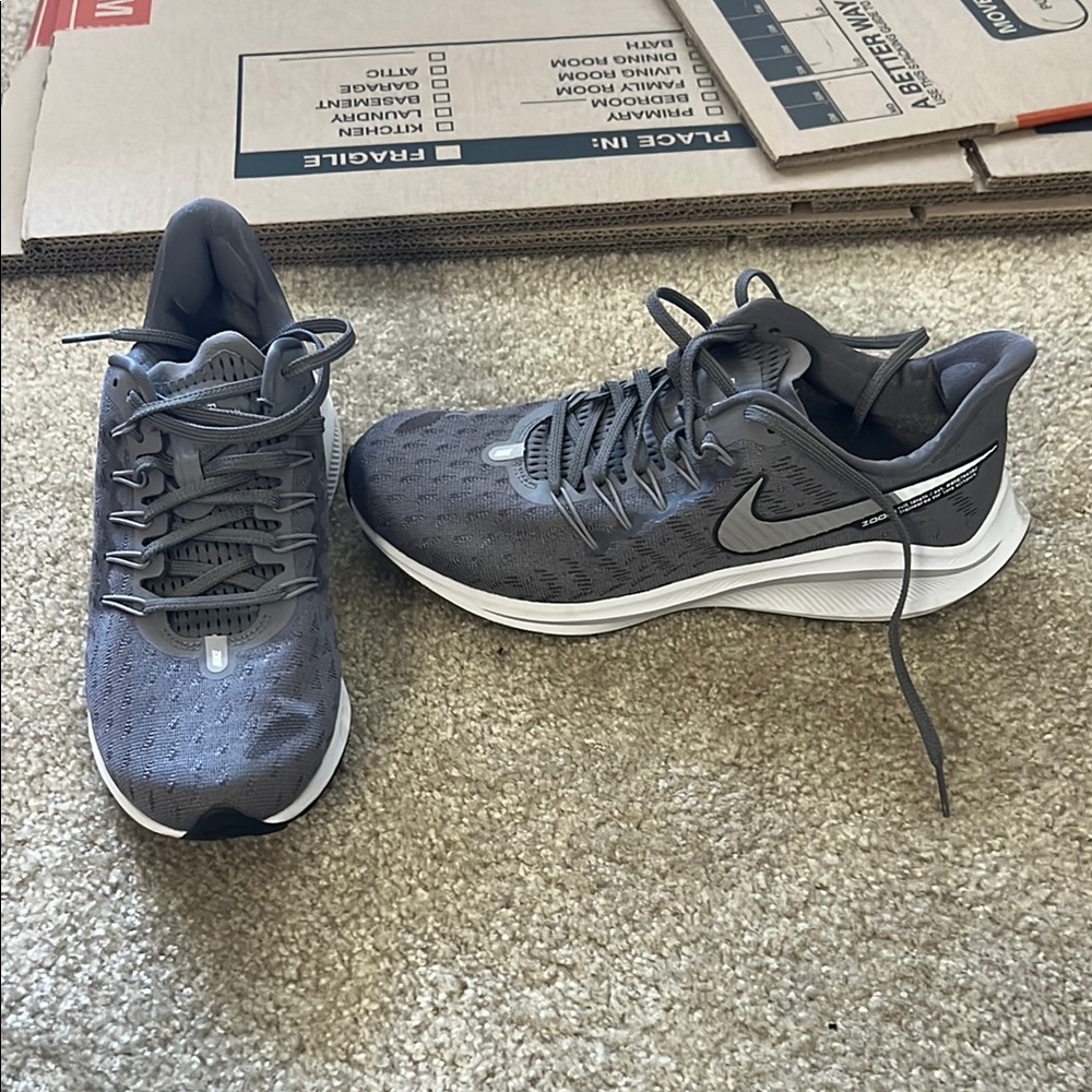 Nike Gray Athletic Shoes with Breathable Mesh and Cushioned Sole